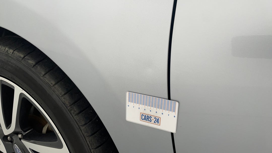 Quarter Panel Front LHS Guard Dent