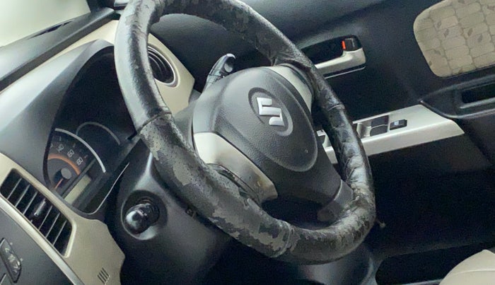 2014 Maruti Wagon R 1.0 VXI, Petrol, Manual, 49,301 km, Steering wheel - Steering cover is minor torn