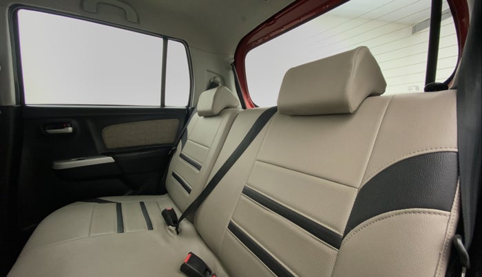 2014 Maruti Wagon R 1.0 VXI, Petrol, Manual, 49,301 km, Right Side Rear Door Cabin