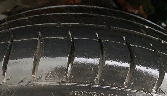 2014 Maruti Wagon R 1.0 VXI, Petrol, Manual, 49,301 km, Right Rear Tyre Tread
