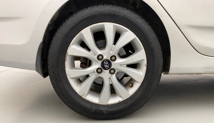 2014 Hyundai Verna FLUIDIC 1.6 VTVT SX AT, Petrol, Automatic, 1,07,887 km, Right Rear Wheel