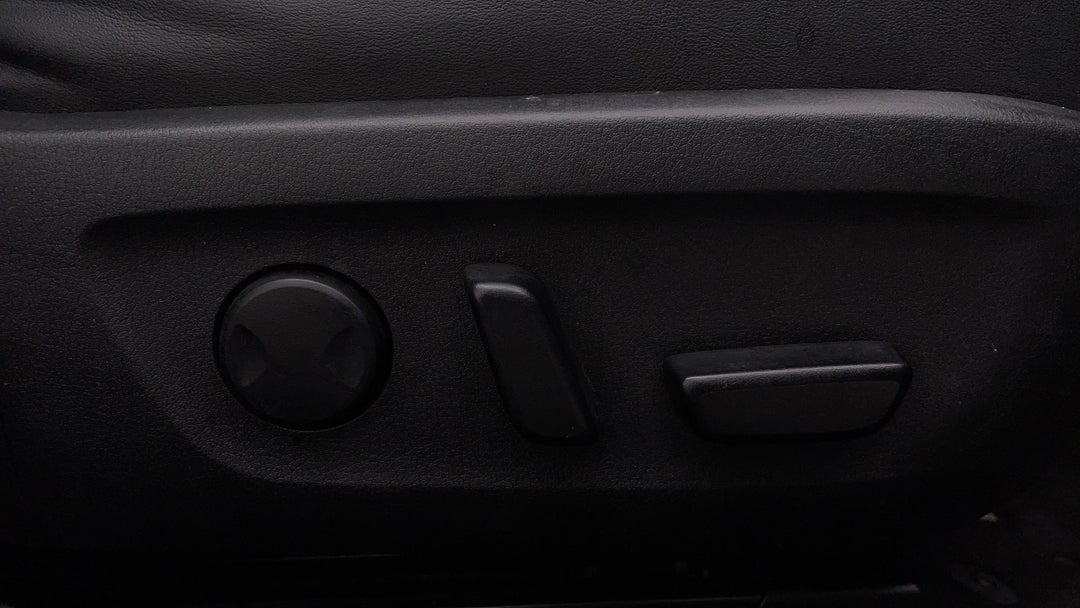 2019 Mazda 3 G20 Touring, Automatic, 103493 km, Drivers Side Adjustment Panel