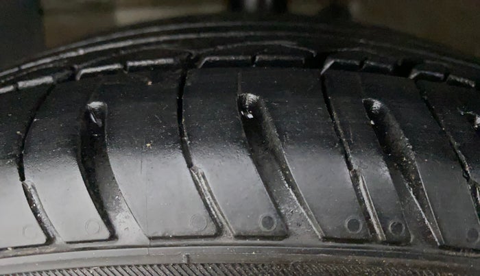 2016 Hyundai Xcent S 1.2, Petrol, Manual, 46,508 km, Left Front Tyre Tread