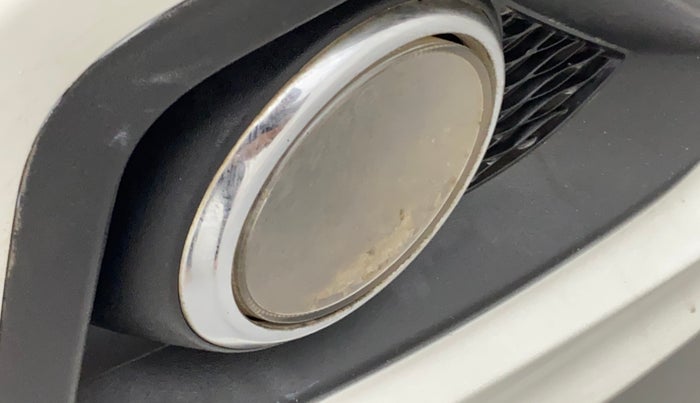 2016 Hyundai Xcent S 1.2, Petrol, Manual, 46,508 km, Right fog light - Not fixed properly