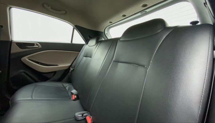 2016 Hyundai Elite i20 SPORTZ 1.2, Petrol, Manual, 53,072 km, Right Side Rear Door Cabin