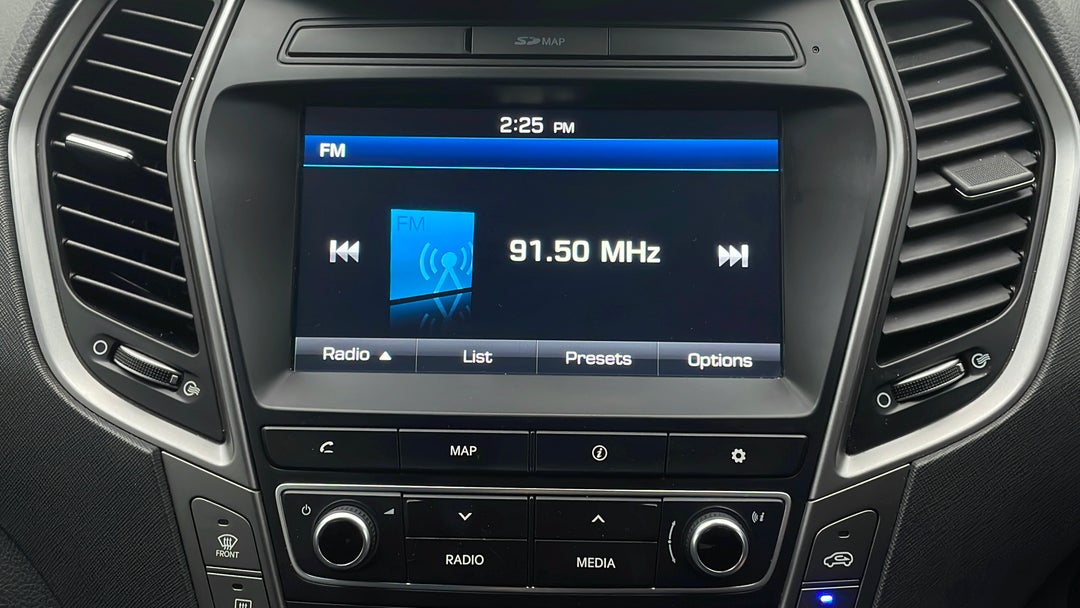 2015 Hyundai Santa Fe Highlander Crdi (4x4), Automatic, 77907 km, Infotainment System