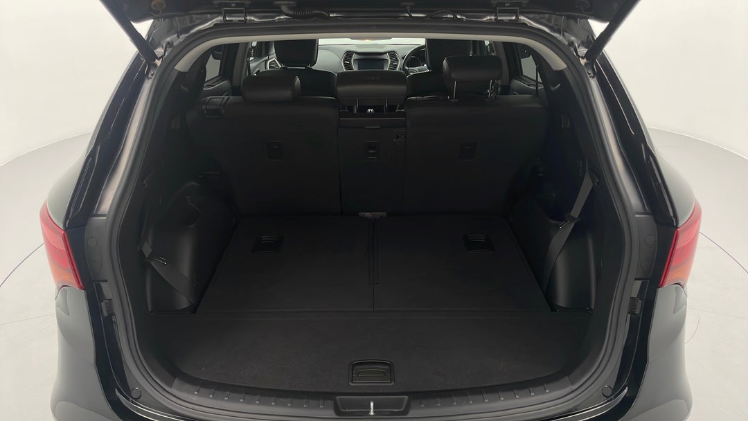 2015 Hyundai Santa Fe Highlander Crdi (4x4), Automatic, 77907 km, Boot Inside View