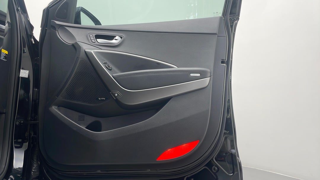 2015 Hyundai Santa Fe Highlander Crdi (4x4), Automatic, 77907 km, Speaker View