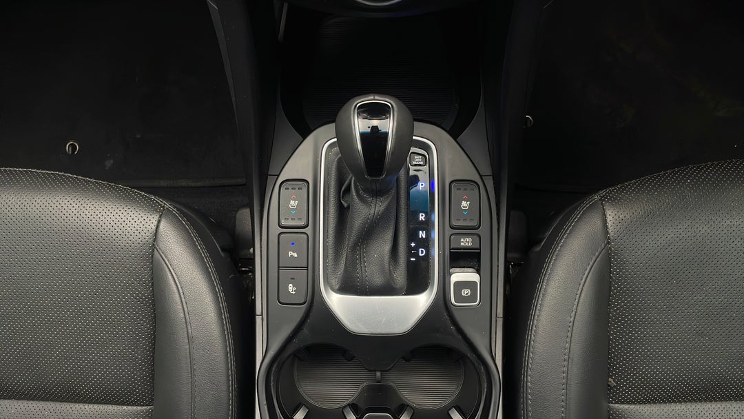 2015 Hyundai Santa Fe Highlander Crdi (4x4), Automatic, 77907 km, Gear Lever 