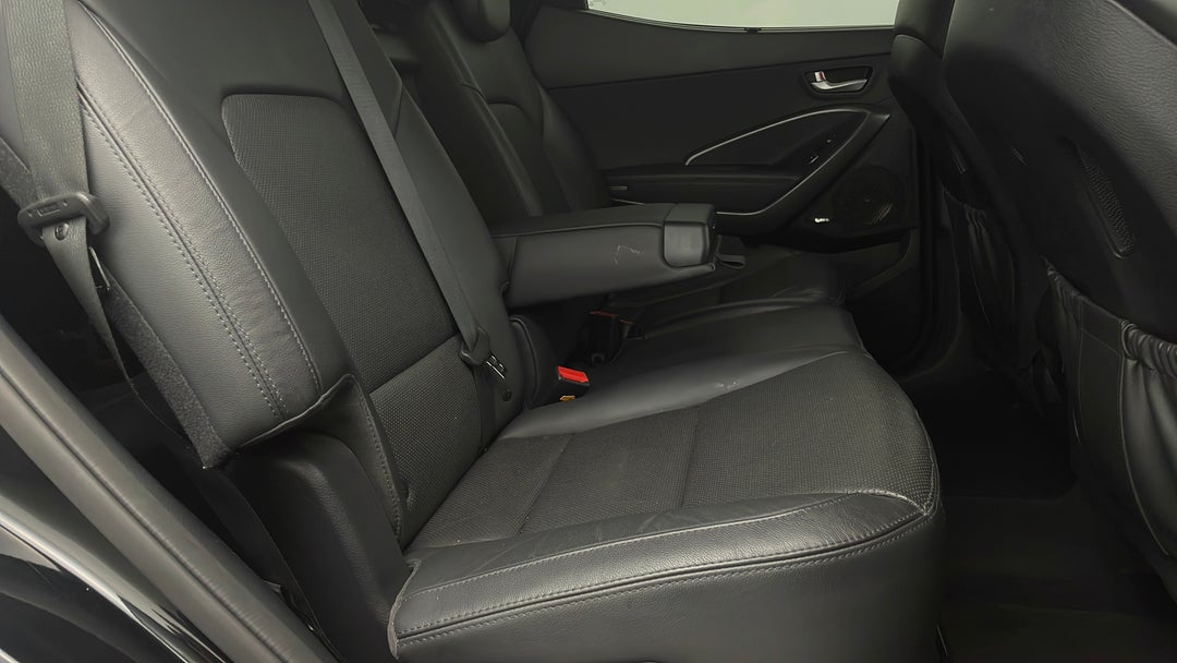 2015 Hyundai Santa Fe Highlander Crdi (4x4), Automatic, 77907 km, Right Side Rear Door Cabin View