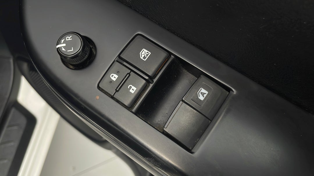 2019 Toyota Hilux Workmate, Automatic, 61438 km, Drivers Side Door Panel Controls