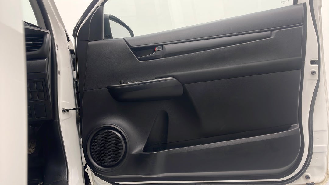 2019 Toyota Hilux Workmate, Automatic, 61438 km, Speaker View