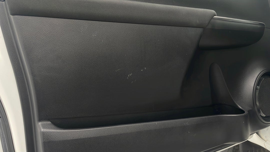 2019 Toyota Hilux Workmate, Automatic, 61438 km, Doors Front LHS Scuff