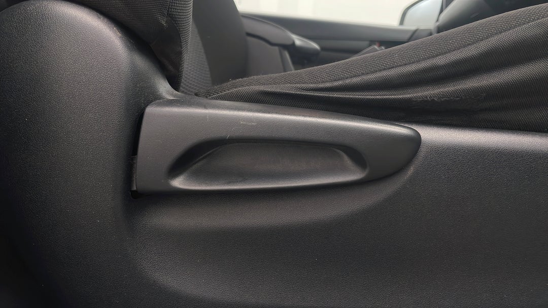 2019 Toyota Hilux Workmate, Automatic, 61438 km, Drivers Side Adjustment Panel