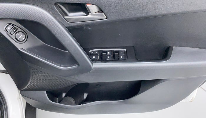 2017 Hyundai Creta SX PLUS 1.6 DUAL TONE VTVT, Petrol, Manual, 91,759 km, Driver Side Door Panels Control