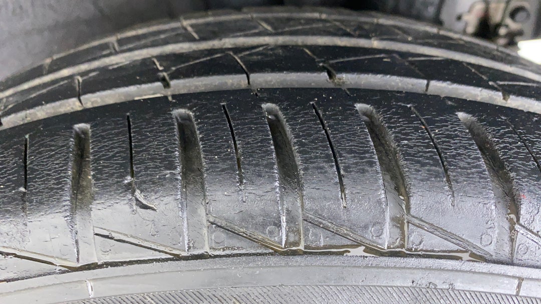 Left Rear Tyre Tread