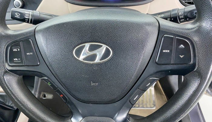2015 Hyundai Grand i10 SPORTZ 1.2 KAPPA VTVT, Petrol, Manual, 94,527 km, Steering wheel - Sound system control not functional