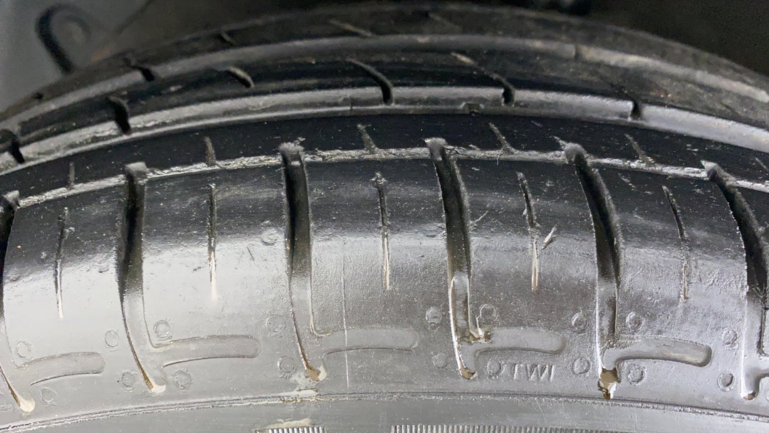 Left Front Tyre Tread