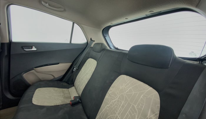 2015 Hyundai Grand i10 SPORTZ 1.2 KAPPA VTVT, Petrol, Manual, 94,527 km, Right Side Rear Door Cabin