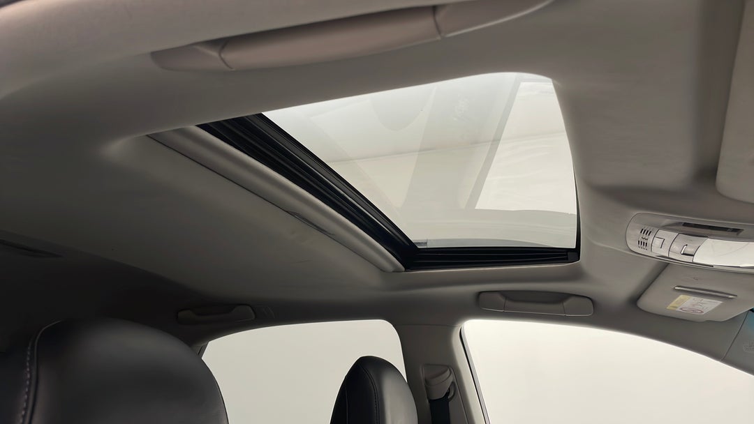 Interior Sunroof/Moonroof