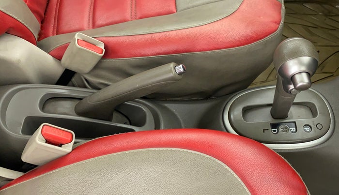 2016 Nissan Micra XL CVT, Petrol, Automatic, 32,744 km, Gear Lever