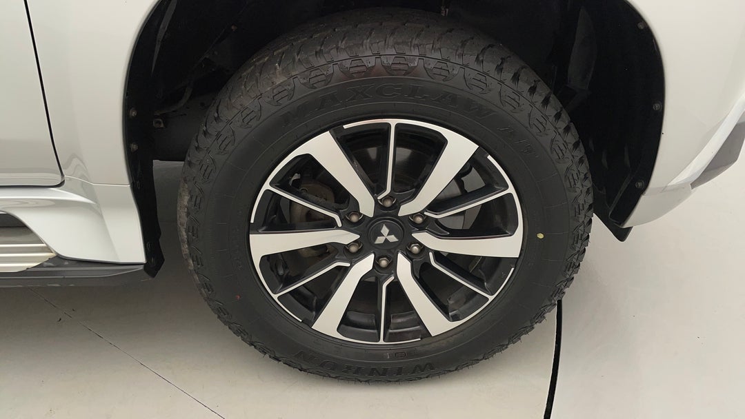 2019 Mitsubishi Pajero Sport Gls (4x4) 5 Seat, Automatic, 64448 km, Right Front Wheel