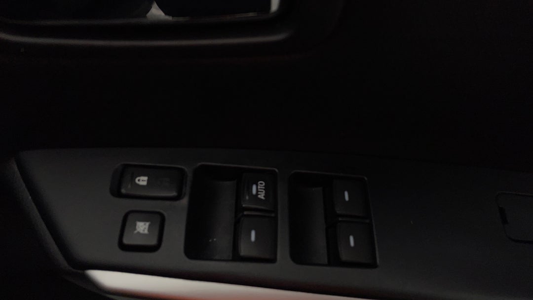 2019 Mitsubishi Pajero Sport Gls (4x4) 5 Seat, Automatic, 64448 km, Drivers Side Door Panel Controls