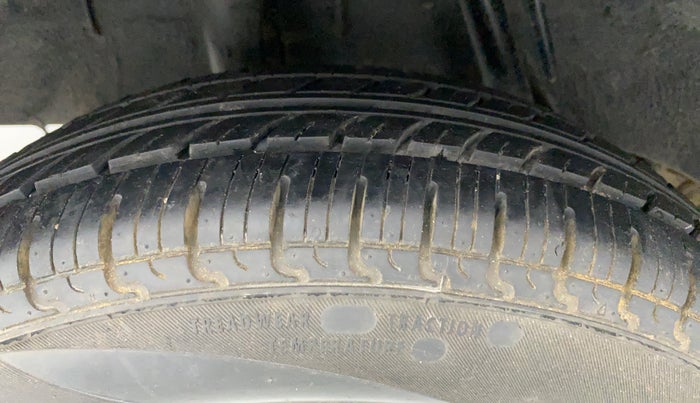 2019 Renault Kwid RXL, Petrol, Manual, 18,060 km, Right Rear Tyre Tread