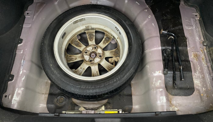 2013 Hyundai Verna FLUIDIC 1.6 CRDI SX OPT, Diesel, Manual, 95,033 km, Spare Tyre