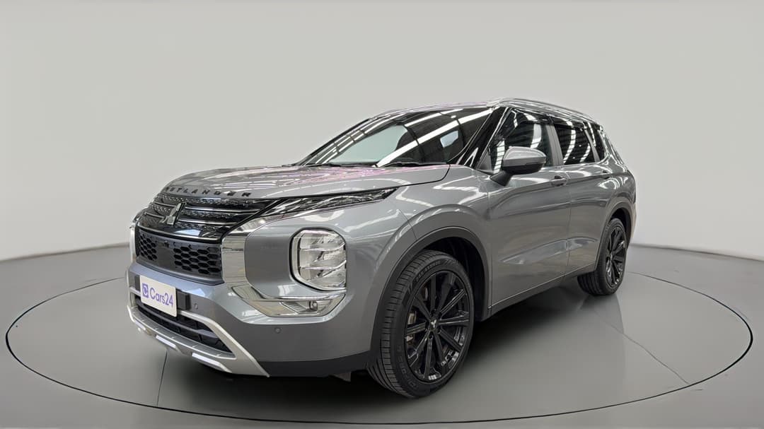 2022 Mitsubishi Outlander Ls 7 Seat (2WD), Automatic, 91764 km, Left Front Diagonal (45- Degree) View