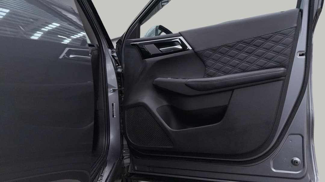 2022 Mitsubishi Outlander Ls 7 Seat (2WD), Automatic, 91764 km, Right Side Front Door Cabin View