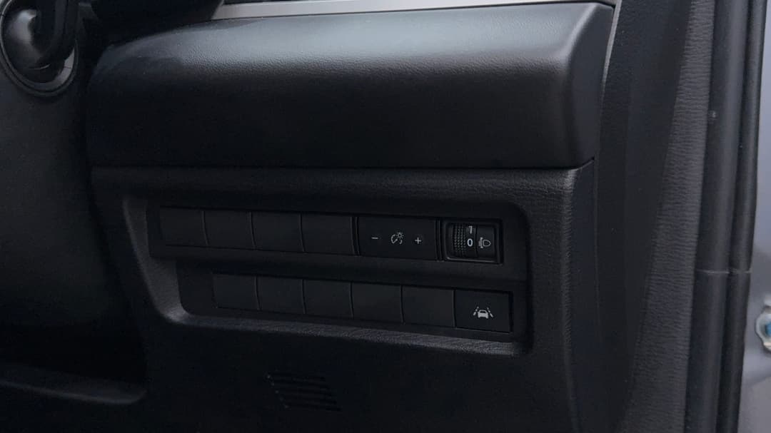 2022 Mitsubishi Outlander Ls 7 Seat (2WD), Automatic, 91764 km, Utility Switches/Buttons