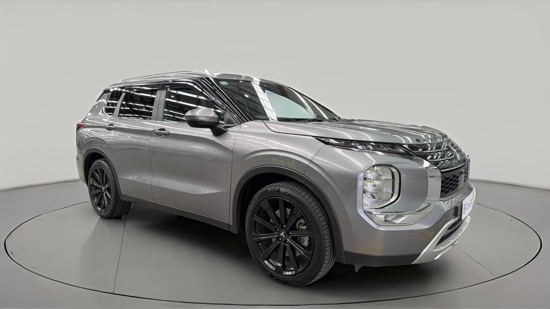 2022 Mitsubishi Outlander Ls 7 Seat (2WD), Automatic, 91764 km, Right Front Diagonal (45- Degree) View