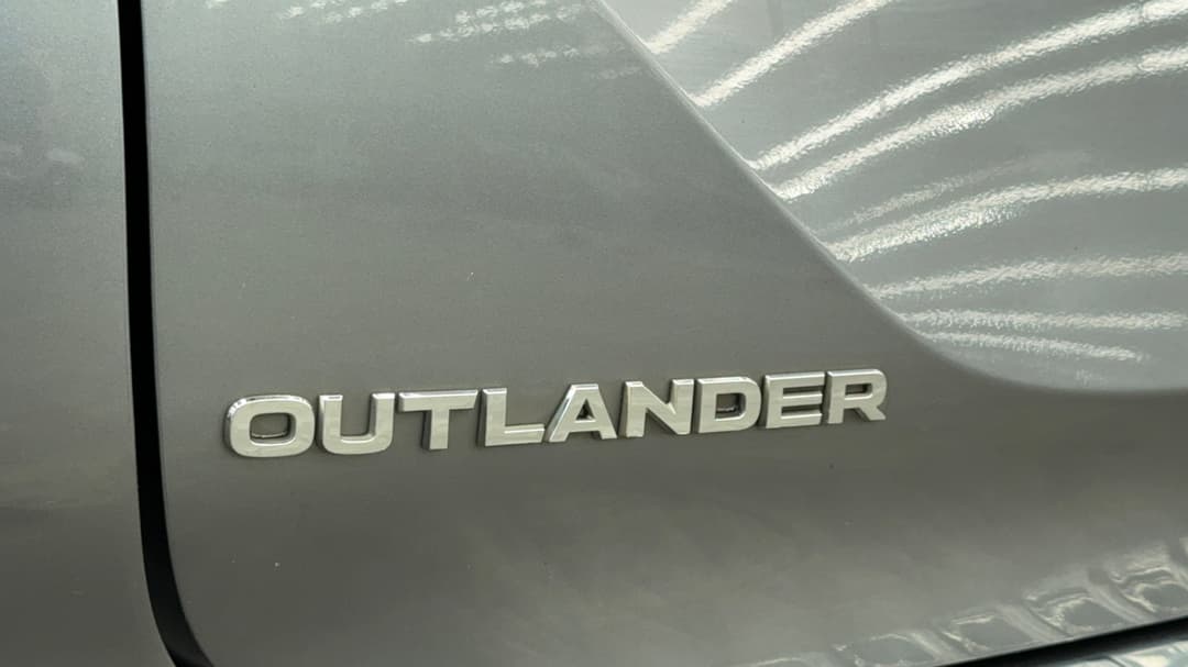 2022 Mitsubishi Outlander Ls 7 Seat (2WD), Automatic, 91764 km, Badge (Boot Left Side)
