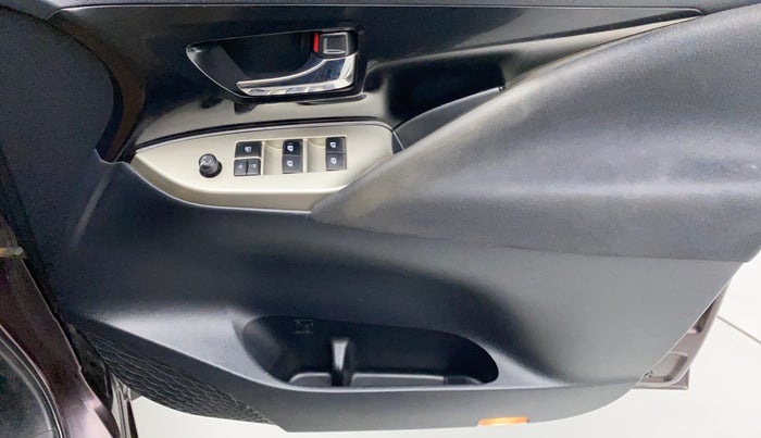 2018 Toyota Innova Crysta 2.4 VX 8 STR, Diesel, Manual, 81,894 km, Driver Side Door Panels Control