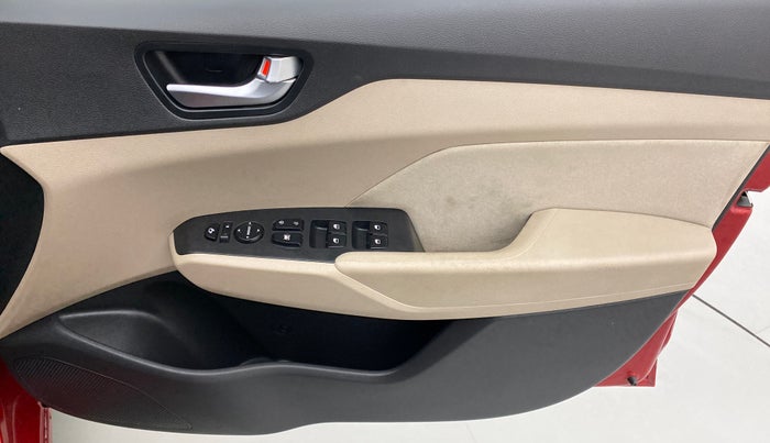 2019 Hyundai Verna 1.6 CRDI SX + AT, Diesel, Automatic, 29,510 km, Driver Side Door Panels Control