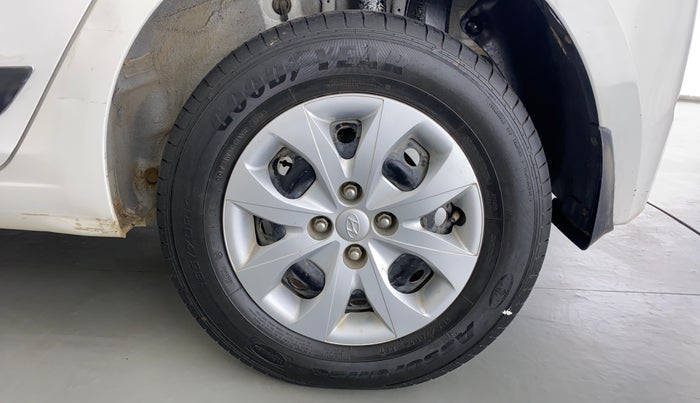 2016 Hyundai Elite i20 SPORTZ 1.2, CNG, Manual, 29,738 km, Left Rear Wheel