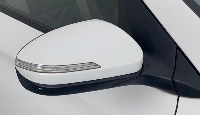 2016 Hyundai Elite i20 SPORTZ 1.2, CNG, Manual, 29,738 km, Right rear-view mirror - Indicator light not working
