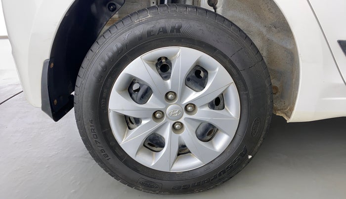 2016 Hyundai Elite i20 SPORTZ 1.2, CNG, Manual, 29,738 km, Right Rear Wheel
