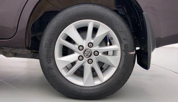 2017 Toyota Innova Crysta 2.7 GX 7 STR MT, Petrol, Manual, 43,867 km, Left Rear Wheel