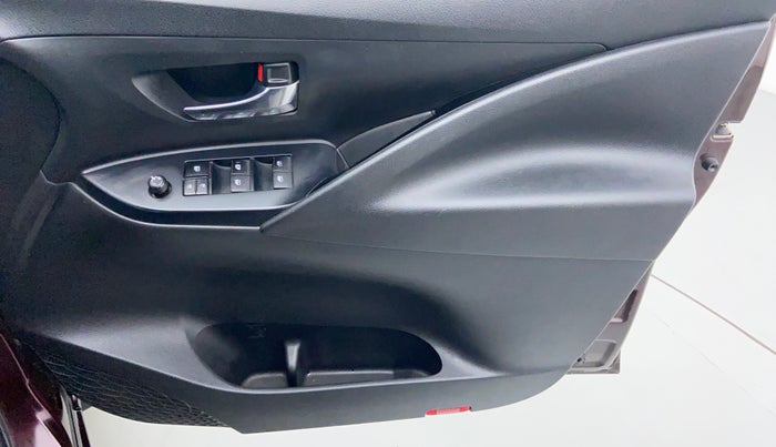 2017 Toyota Innova Crysta 2.7 GX 7 STR MT, Petrol, Manual, 43,867 km, Driver Side Door Panels Control