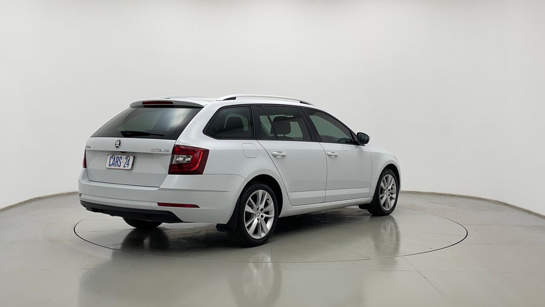 Right Back Diagonal (45- Degree) View