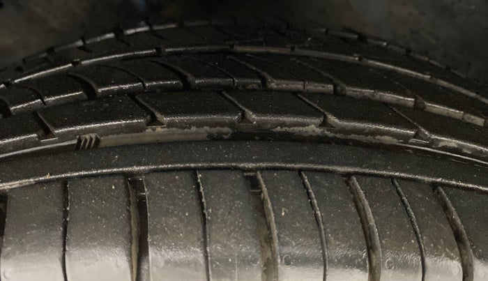 2017 Maruti S Cross SIGMA 1.3, Diesel, Manual, 49,703 km, Left Front Tyre Tread