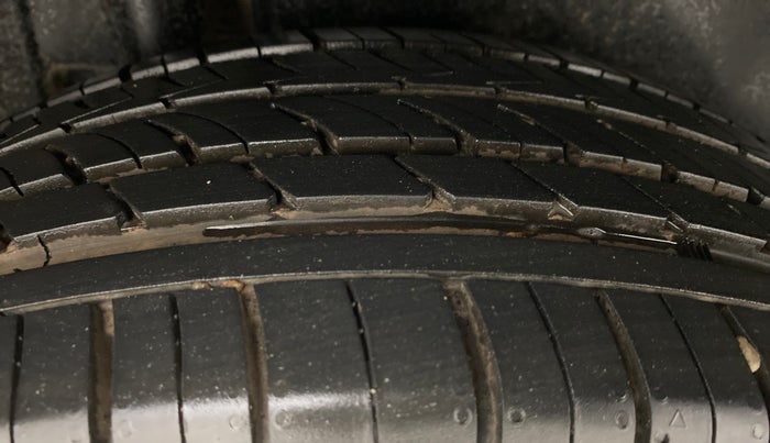 2017 Maruti S Cross SIGMA 1.3, Diesel, Manual, 49,703 km, Right Rear Tyre Tread