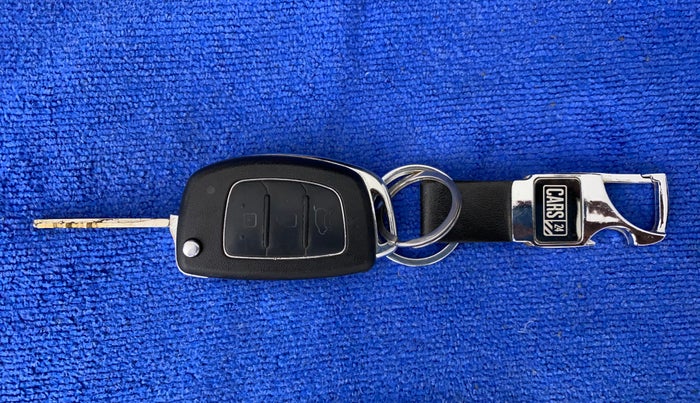2015 Hyundai Grand i10 SPORTZ 1.2 KAPPA VTVT, CNG, Manual, 73,034 km, Key Close Up