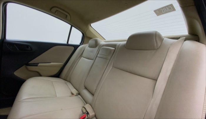 2014 Honda City 1.5L I-DTEC SV, Diesel, Manual, 1,21,990 km, Right Side Rear Door Cabin