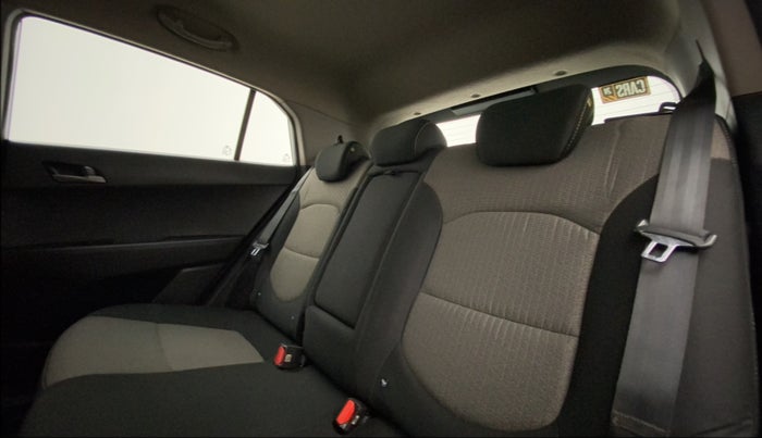 2016 Hyundai Creta SX PLUS AT 1.6 PETROL, Petrol, Automatic, 92,375 km, Right Side Rear Door Cabin