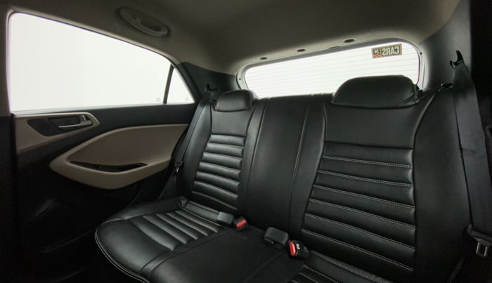 2017 Hyundai Elite i20 SPORTZ 1.2, Petrol, Manual, 41,790 km, Right Side Rear Door Cabin