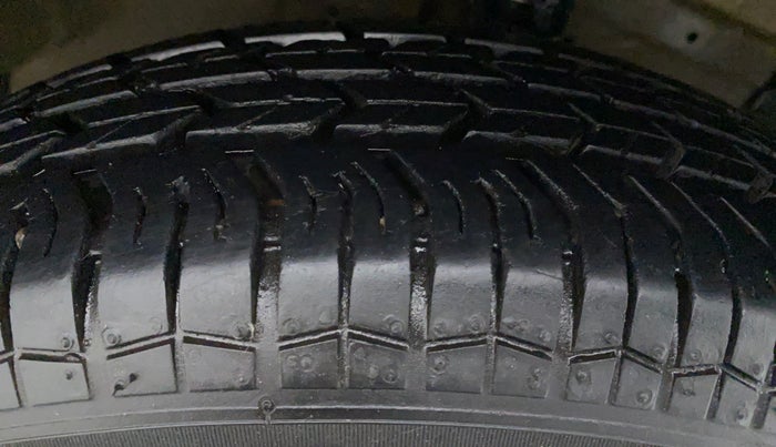 2017 Maruti Swift VXI OPT, Petrol, Manual, 7,264 km, Right Front Tyre Tread