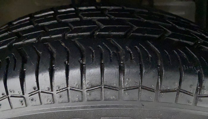 2017 Maruti Swift VXI OPT, Petrol, Manual, 7,264 km, Right Rear Tyre Tread